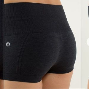 Lululemon in the flow short Heathered black 2